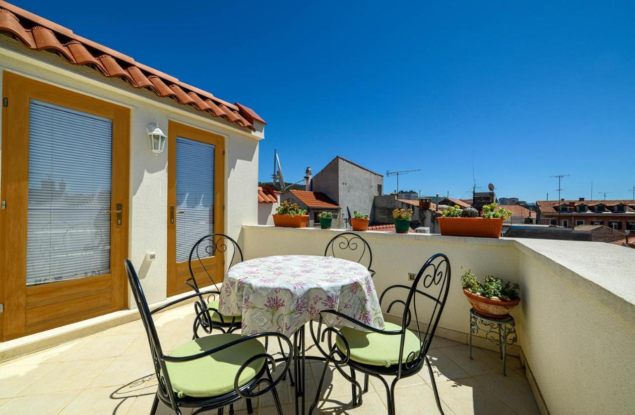 Apartments Festum Шибеник Экстерьер фото